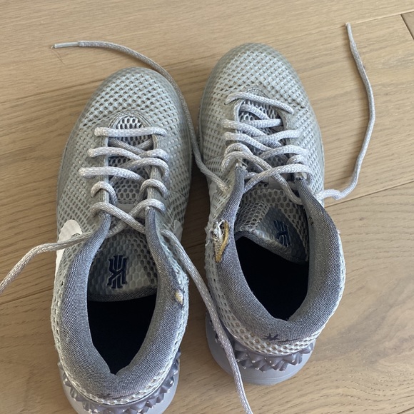 Grey Nike Kyrie Running Shoe - Picture 3 of 3